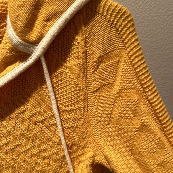 💛 Sparrow 💛 Hooded Sweater - Picture 4 of 11